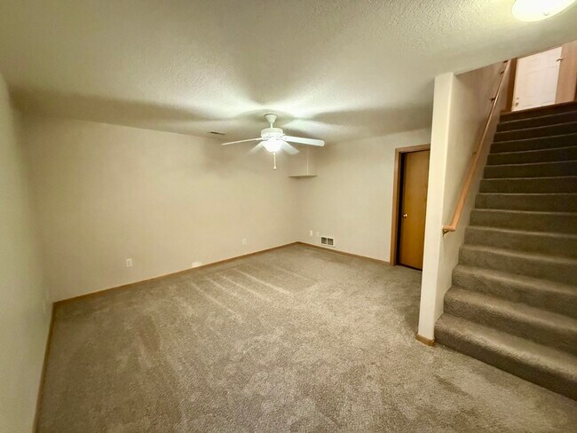 Building Photo - 721 Broderick Dr NE