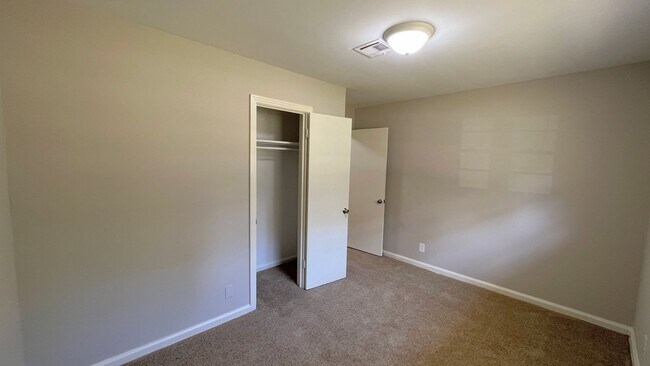 Building Photo - 3-Bedroom with so much to offer !