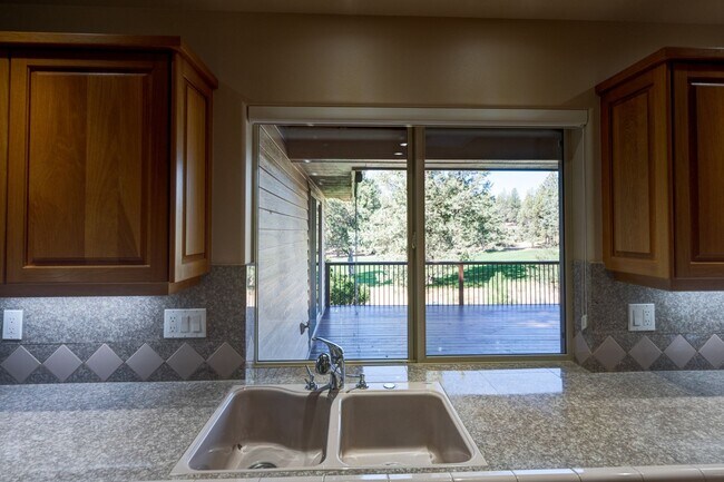 Building Photo - 2759 NW Champion Cir