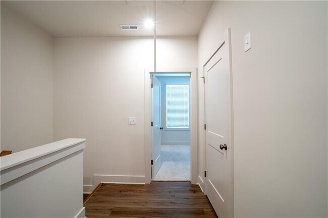 Building Photo - 1394 Cozy Cir SE