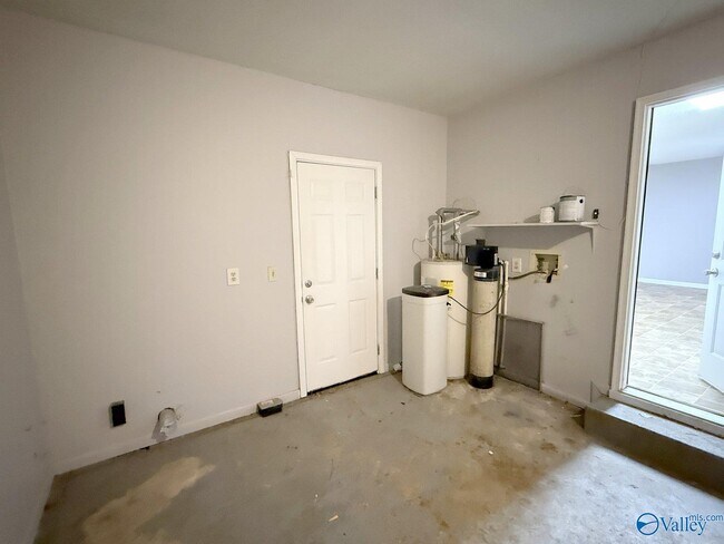 Building Photo - 640 Dawson Terrace NW