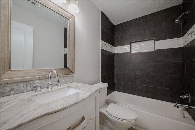 Building Photo - 16250 Camino Del Sol Dr