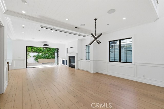 Building Photo - 1405 Oak Ave