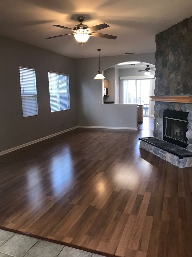 Building Photo - 3 Bed | 2 bath | 1582 SF |  2 Car Garage |  Single Story | Tenant pays $175 for WS&G