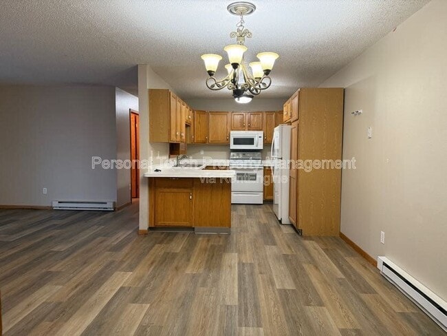 Building Photo - 2736-33 1/2 33 1/2 Ave S