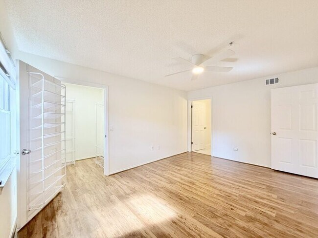 Building Photo - 2400 Feather Sound Dr