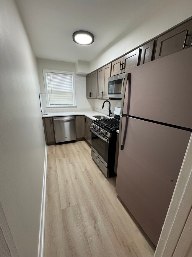 Building Photo - 6023 Wallace Rd