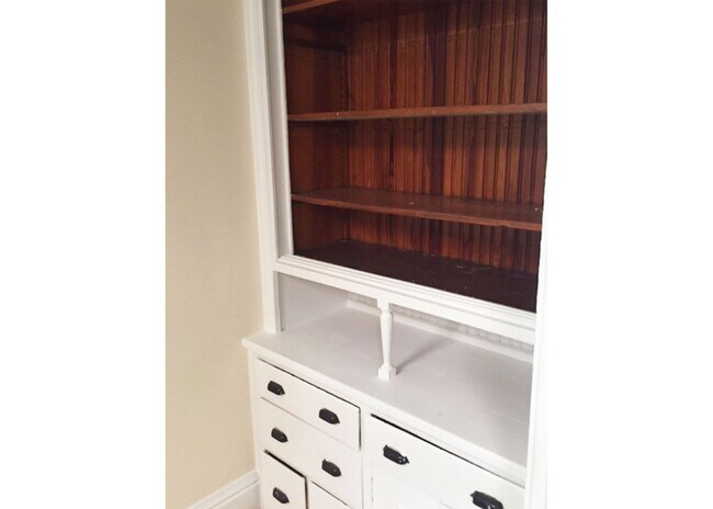 Interior Photo - Jefferson 3227
