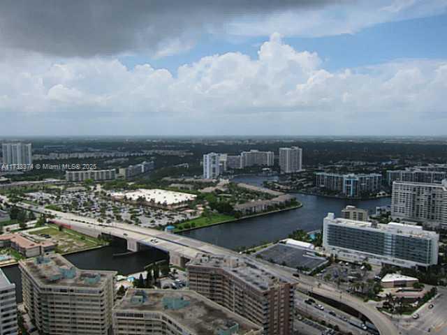 Building Photo - 1850 S Ocean Dr