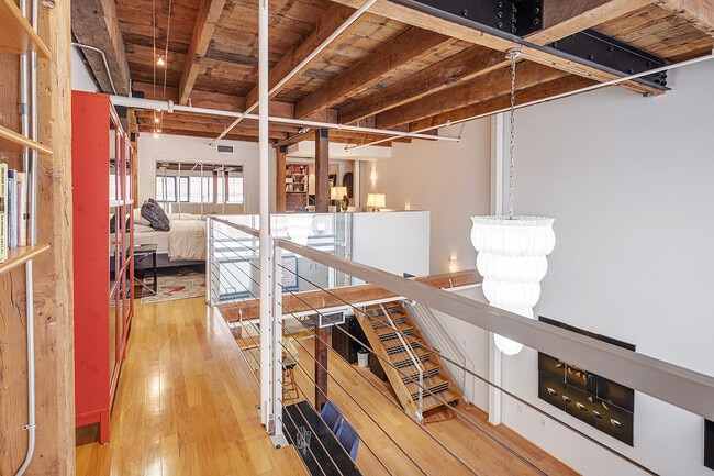 Building Photo - 650 Delancey St