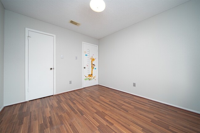 Building Photo - 2411 Gunston Ct