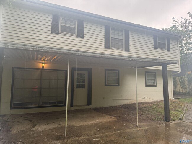 Building Photo - 3218 Uvalde Ln NW