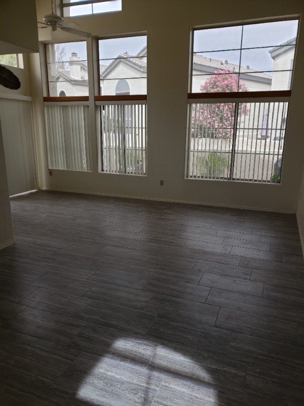 Building Photo - 1126 W Sandy Banks