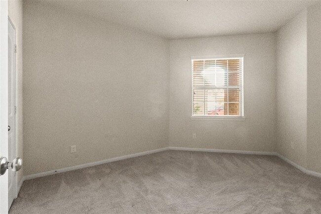 Building Photo - 10942 Sun River Falls Dr