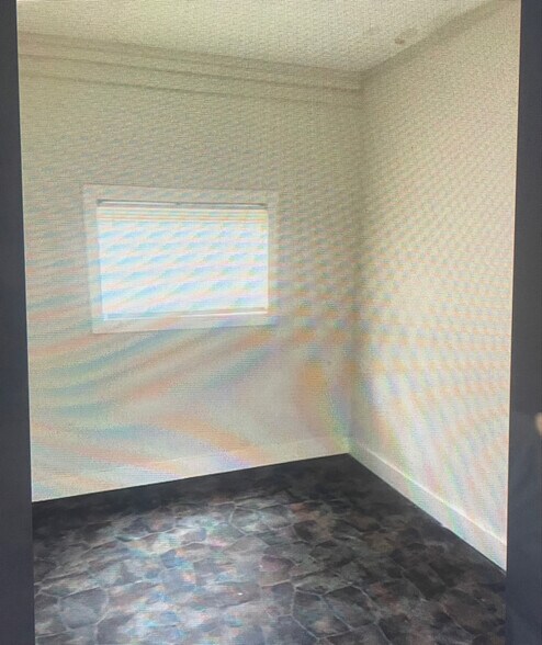 Building Photo - 165 Cooper Rd