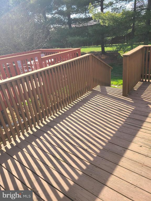 Building Photo - 404 Hopkins Ct