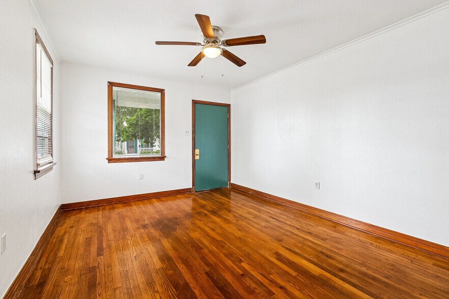 Living Room - 440 Wagner St