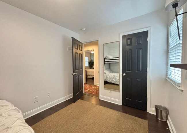 Building Photo - Available August 1st. Available FULLY FURNISHED 3 BR in the Heart of Downtown Charleston!
