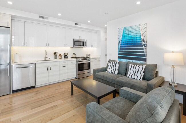 Building Photo - 1363 Minna St