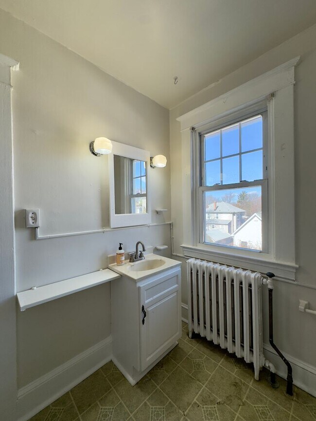 Building Photo - 4502 Ridge Ave