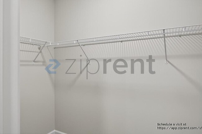 Building Photo - 1511 Fort Bragg Rd