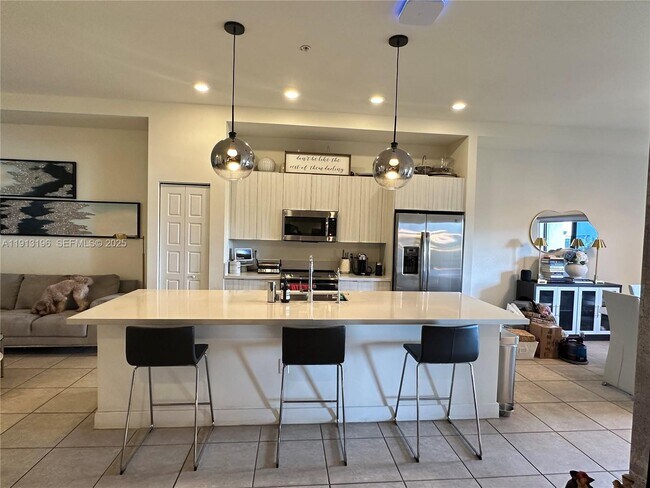 Building Photo - 7925 NW 104th Ave