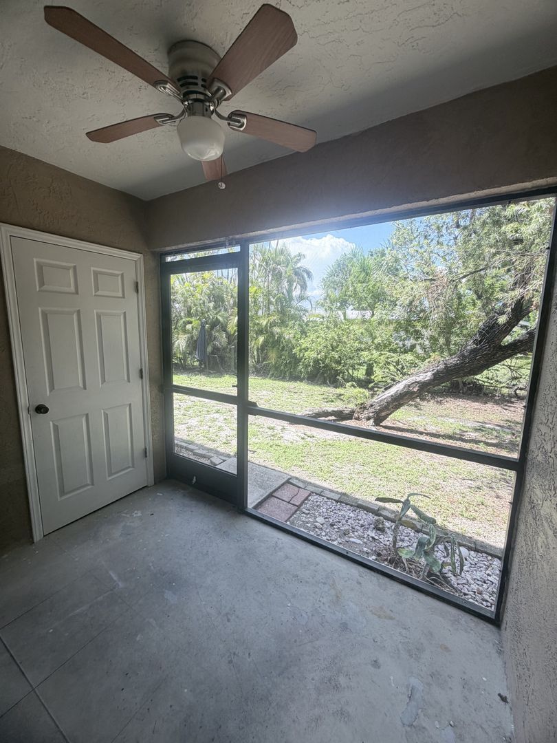 Building Photo - 130-136-136 Cape Coral Pkwy W