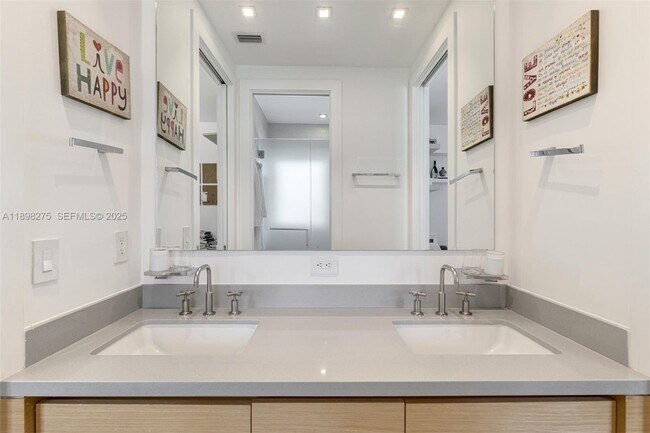 Building Photo - 765 Allendale Rd