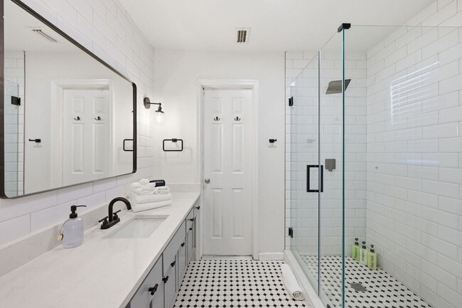 Building Photo - 12299 91st Ave N