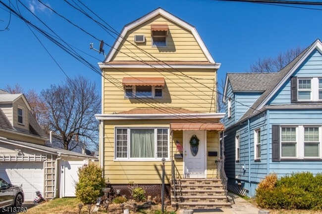 Building Photo - 18 Pulaski St