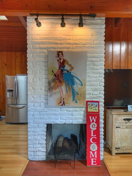 Building Photo - 1430 Manhattan Beach Blvd