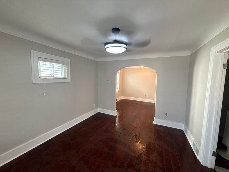 Building Photo - 22114 Rosedale St