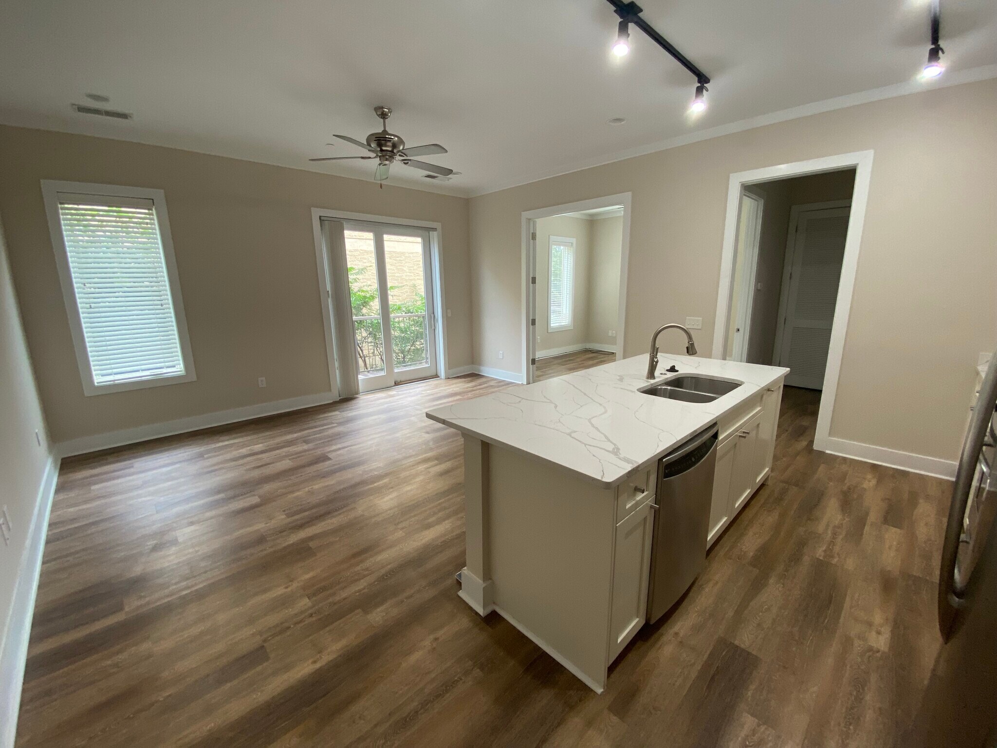 Building Photo - 1221 Bower Pky