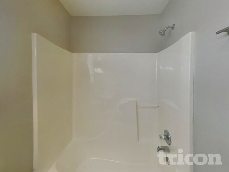 Building Photo - 122 Jesse Brown Dr