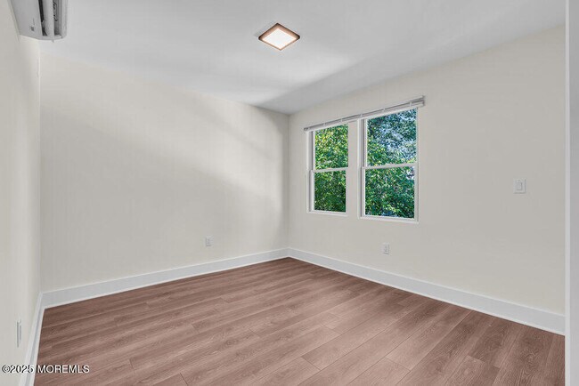 Building Photo - 700 1st Ave