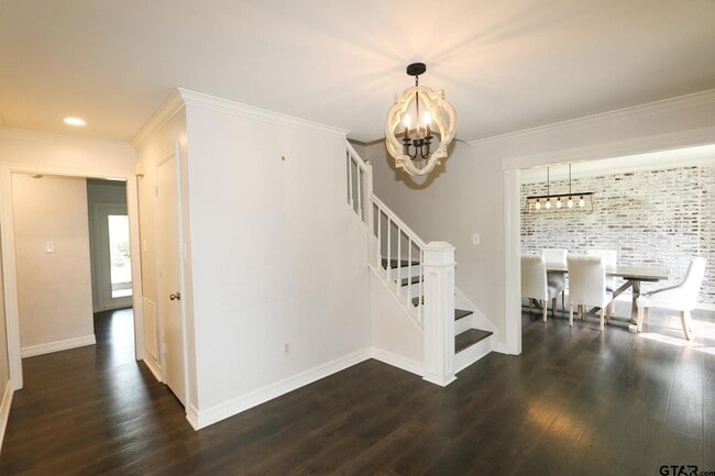 Building Photo - 18751 Ridgeline Rd