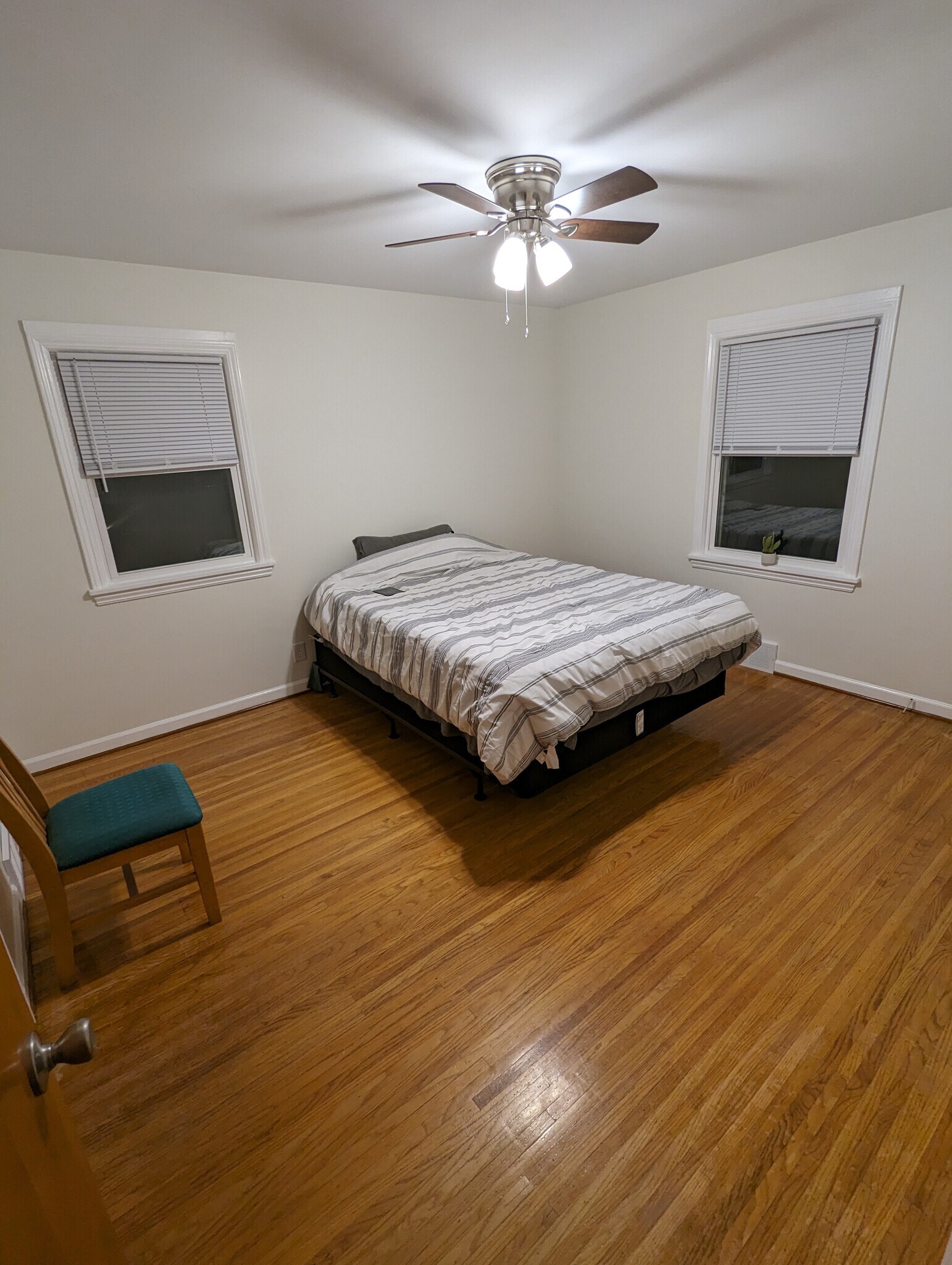 Building Photo - 486 Brookview Dr