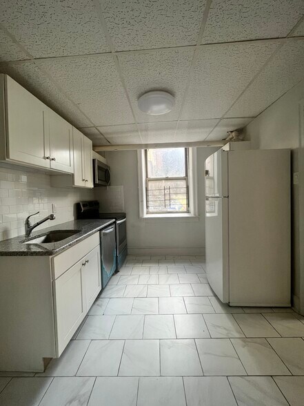 2005 JFK Blvd Basement - 2016 John F Kennedy Blvd