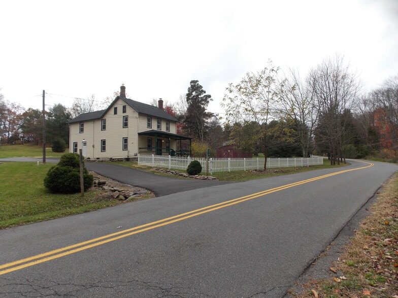 Building Photo - 270 Wellington Rd