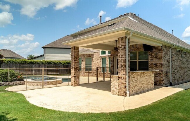 Building Photo - 9311 Stablewood Lakes Ln