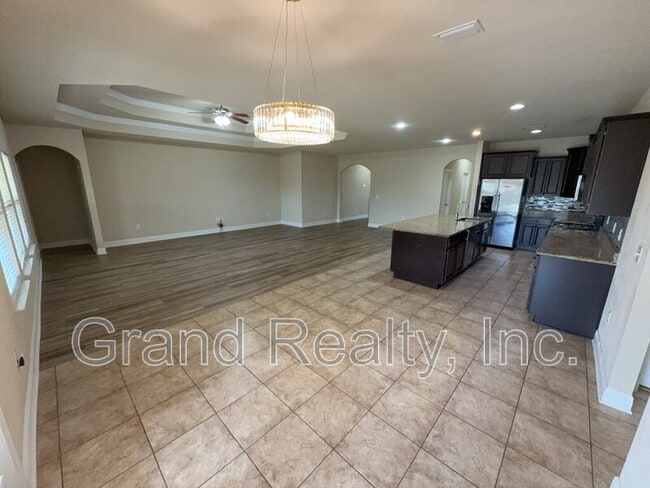 Building Photo - 4818 Dupont Cir