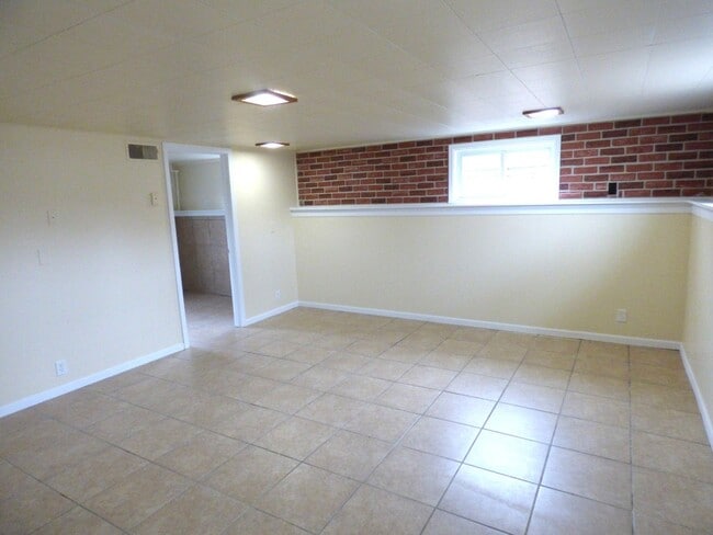 Building Photo - 1311 Edenton Dr