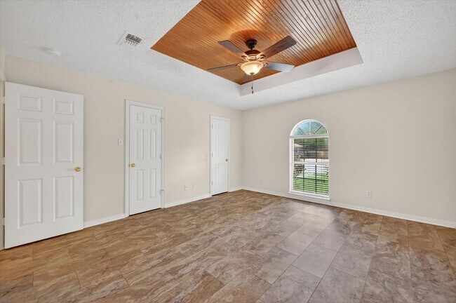 Building Photo - Spacious Denton Home with Dual Primary Suites & Oversized Lot!