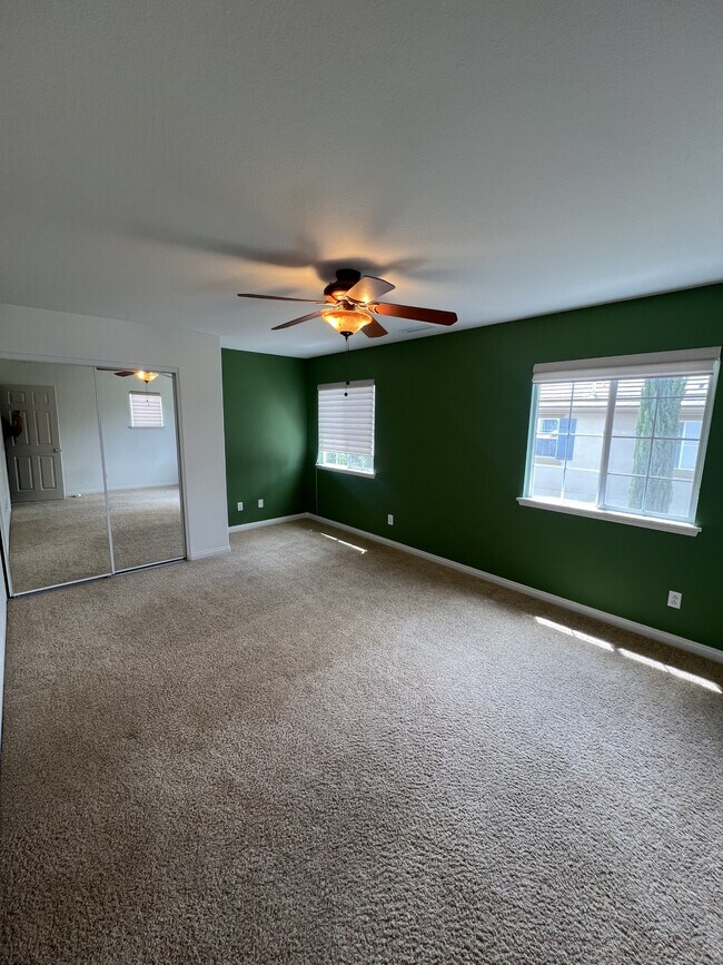 Building Photo - 42251 Harwick Ln