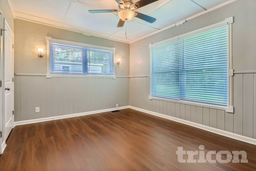 Building Photo - 141 Fairview Dr