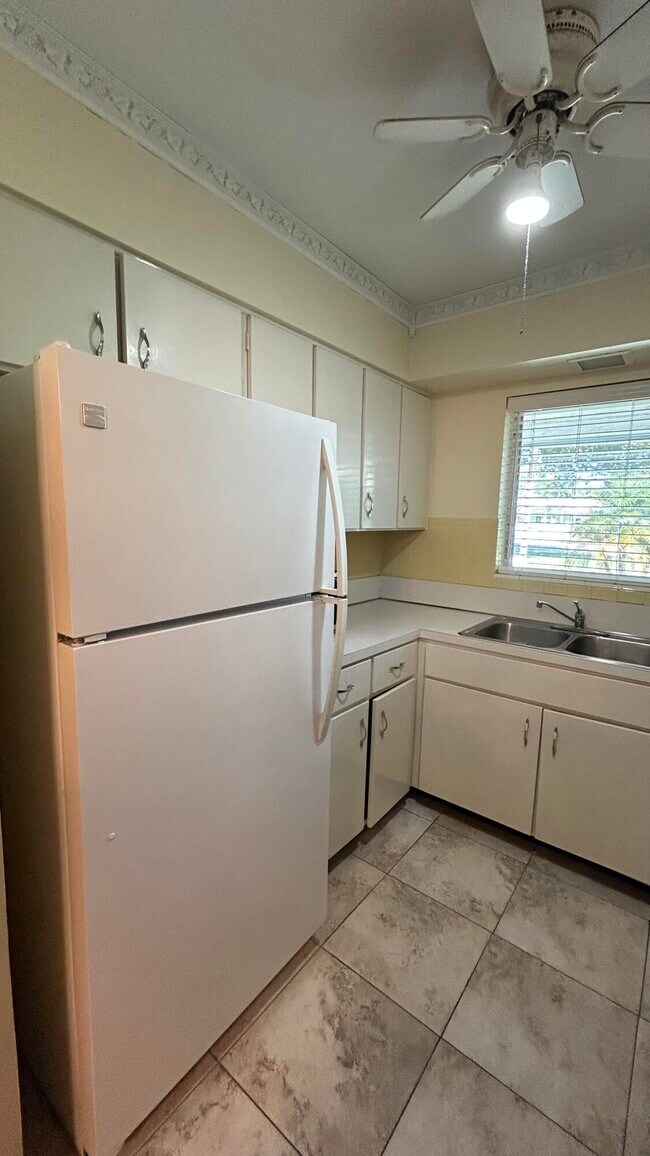 Building Photo - 3801 NE 22nd Terrace