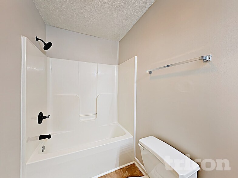 Building Photo - 923 Loch Lomond Cir