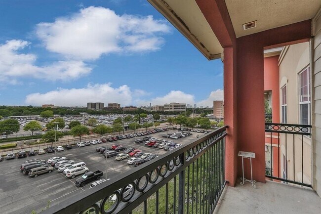 Building Photo - 1711 Old Spanish Trl