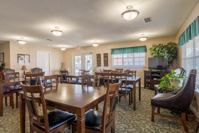 Building Photo - Charlotte Spring