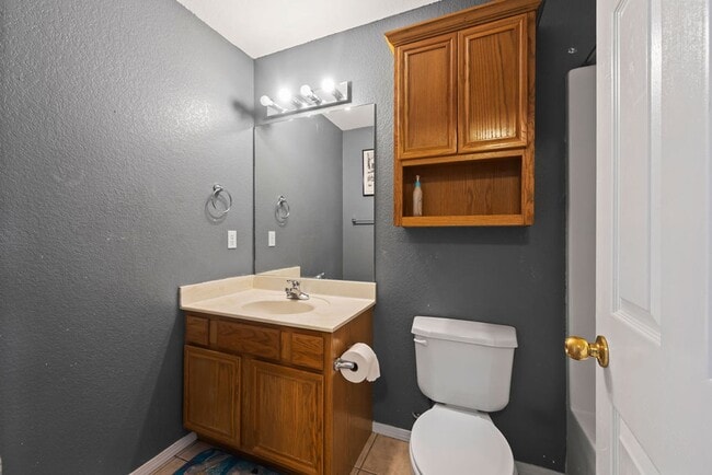 Building Photo - Beautiful 3-bedroom 2.5 bath Home in Bento...